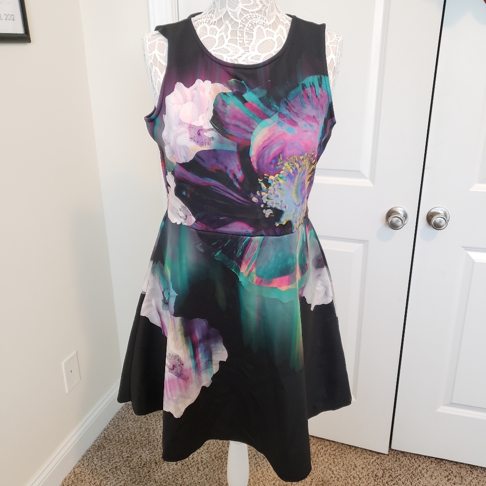 Beautiful water color floral print dress, size L.
